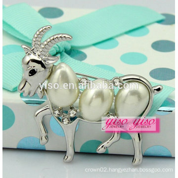 good lucky crystal goats brooch pin